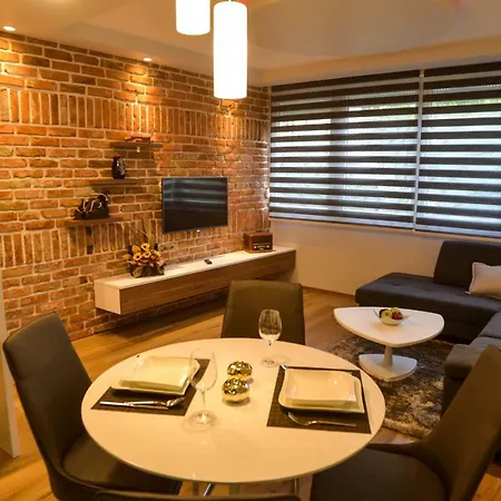 بيت ضيافة Crisogono زادار