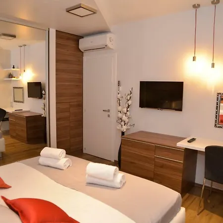 Konukevi Crisogono 4*
